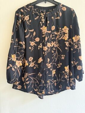41 Hawthorn Black Floral Button-Front Blouse